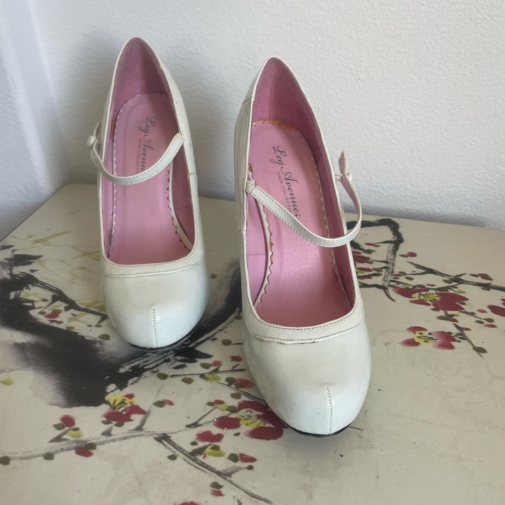 Leg Avenue by Ellie Chic White with Ankle Strap